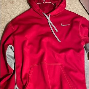 Nike therma fit hoodie - red - XL